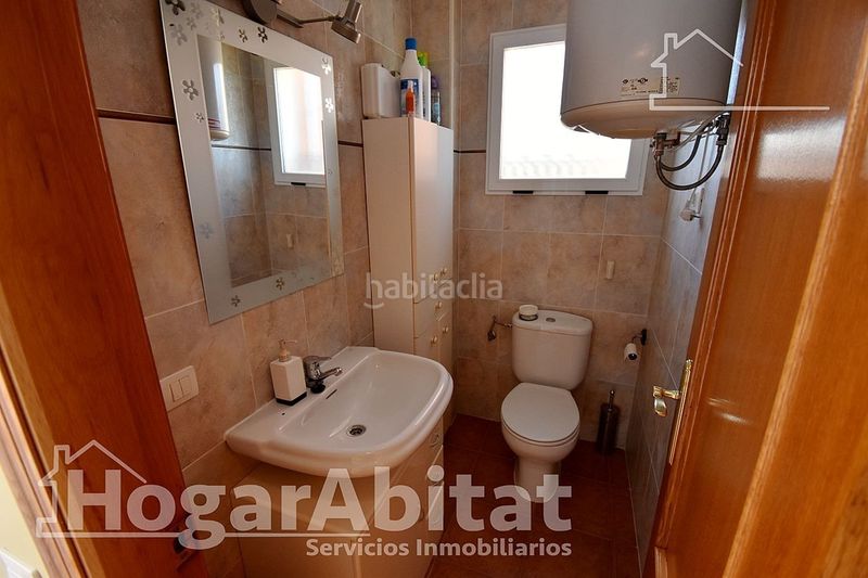 Foto 00ad343d-e003-4cac-a9c8-e5861acef7f1. Casa adossada amb aparcament a La Torre-Playa de Chilches Moncofa