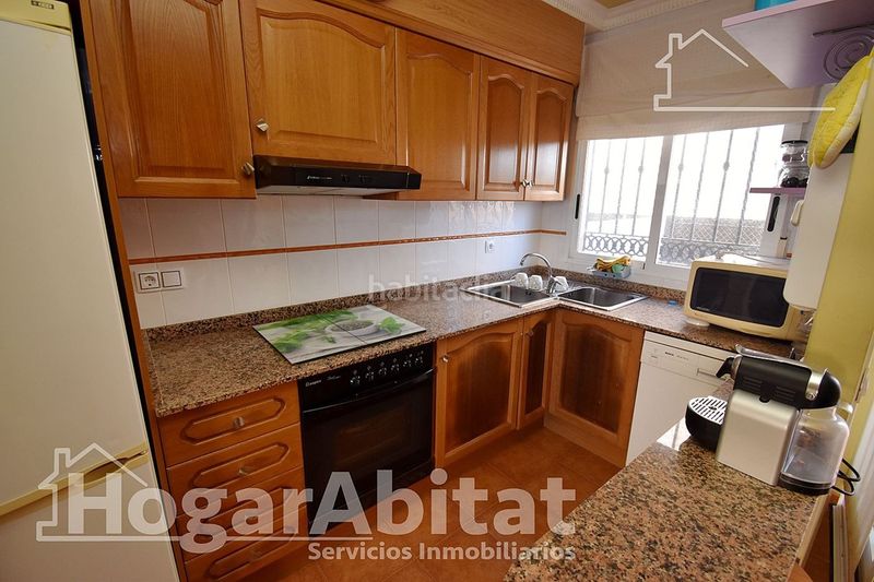 Foto a3c373e9-588c-47db-b3a0-126c47611242. Casa adossada amb aparcament a La Torre-Playa de Chilches Moncofa