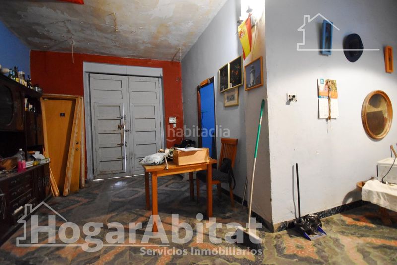 Foto 89ad534a-d541-42d8-8740-b7329198737c. Casa economica! amplia casa con terraza y con muchas posibilidades en Palma de Gandía