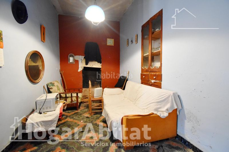 Foto 8f609f8e-df94-4504-b668-9ab31a9bf0cd. Casa economica! amplia casa con terraza y con muchas posibilidades en Palma de Gandía