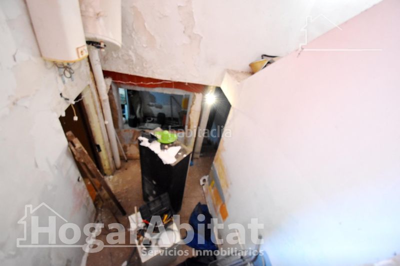 Foto e7ef042e-ca4a-4270-982e-6f347c380bf0. Casa economica! amplia casa con terraza y con muchas posibilidades en Palma de Gandía