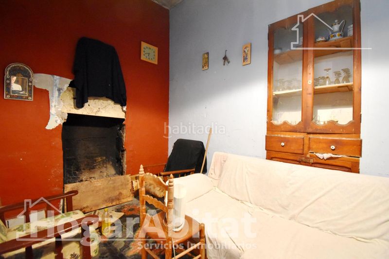 Foto f10999c0-625c-4b35-8238-fc36c072c81f. Casa economica! amplia casa con terraza y con muchas posibilidades en Palma de Gandía