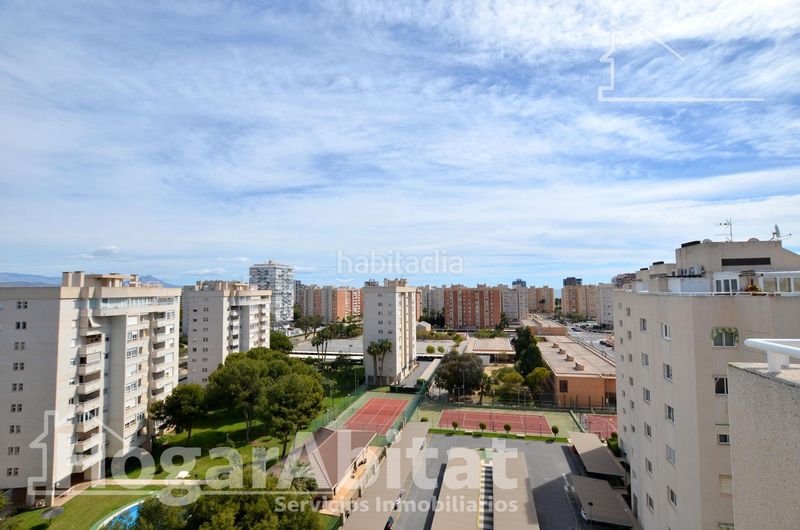 Foto bdb3095f-f4b8-45f6-9b0d-dbfb8c73a7bf. Àtic amb calefacció aparcament piscina a Playa de San Juan Alicante