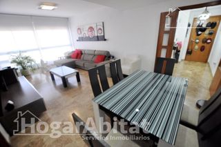 Appartement  Joanot martorell. Muy amplio y exterior con garaje y trastero