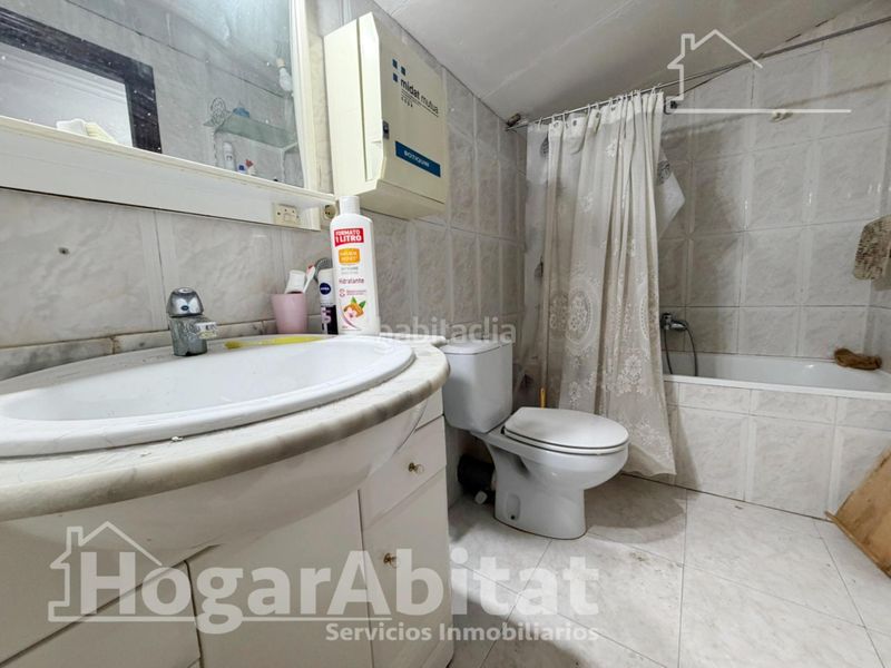 Foto f06fdeac-8b5b-4240-be39-016fa34b0a9d. Casa a Quart de Poblet