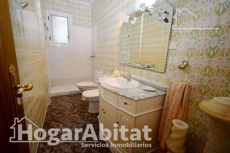 Piso exterior y luminoso con 4 dormitorios junto al puerto en Valencia - Imagen 29