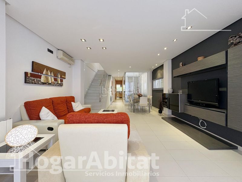 Foto a91bcfed-b822-45a8-a8cf-4b488d1547c3. Casa amb aparcament a Sant Antoni Cullera