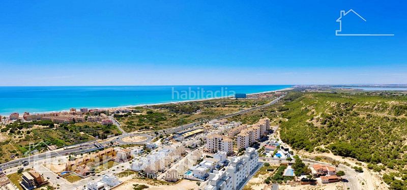Foto 82633b80-a001-4b5b-b2bf-550b09291fa1. Ático especular ático con piscina, garaje y vistas al mar en Guardamar del Segura