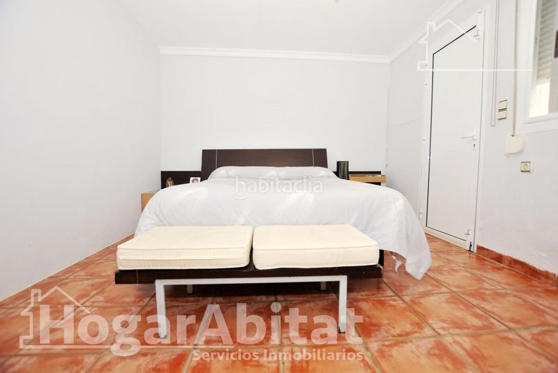 Foto 41b5a634-beb3-4b59-b1e9-e4fed31a663c. Casa adossada amb piscina a Oliva playa Oliva