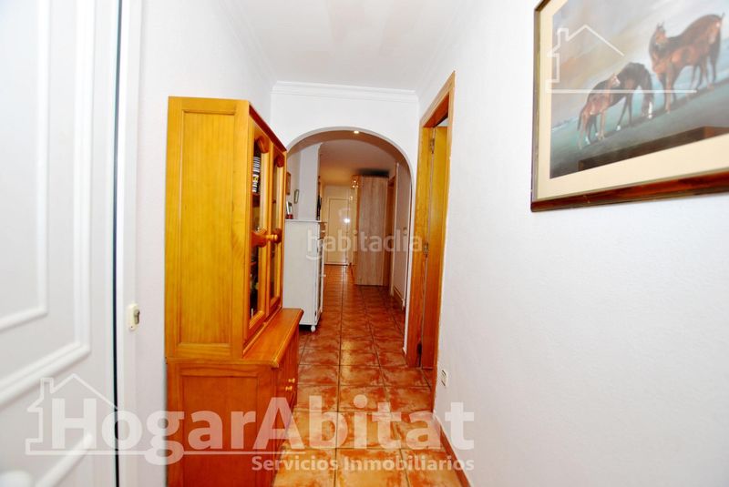 Foto 4c3d7ca2-8ad9-42d0-b883-79a4e50fb198. Casa adossada amb piscina a Oliva playa Oliva