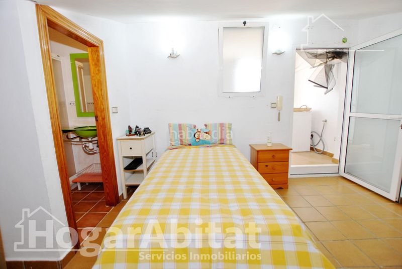 Foto 5525a4eb-4c85-4d34-9008-9673615dbce9. Casa adossada amb piscina a Oliva playa Oliva