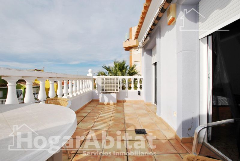 Foto 58614d60-fc72-47fe-8fa9-77086387ace3. Casa adossada amb piscina a Oliva playa Oliva