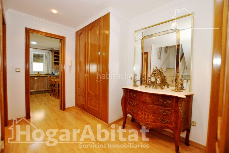 Foto 5e823ffc-6057-47d3-a902-f2bc89e87369. Casa adossada amb piscina a Oliva playa Oliva