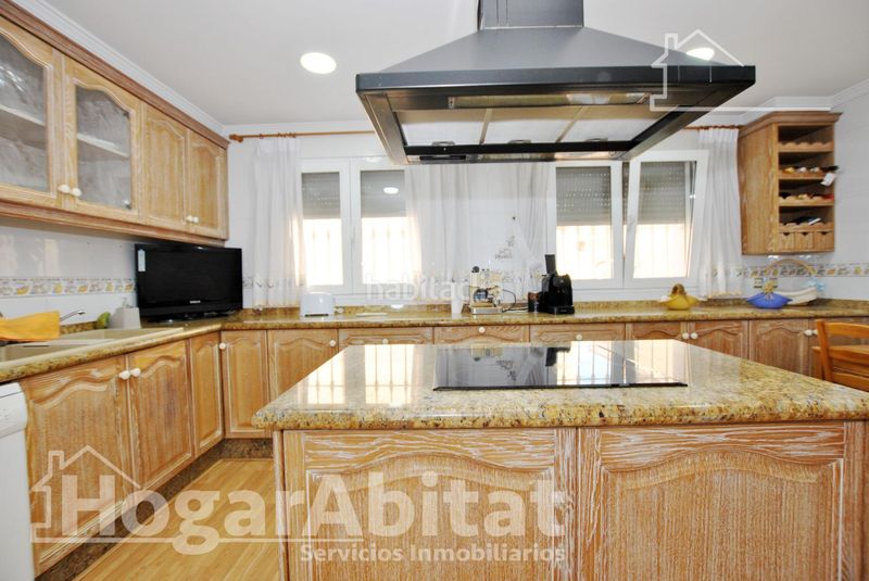 Foto 86ebc9e2-7d16-49c4-9880-4ba486d5416b. Casa adossada amb piscina a Oliva playa Oliva