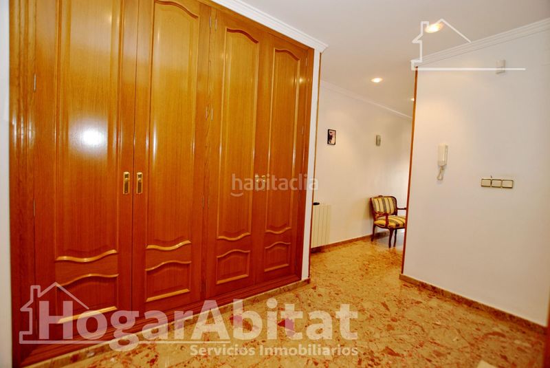 Foto b1543681-8c03-4897-b9cd-6653729a501d. Casa adossada amb piscina a Oliva playa Oliva