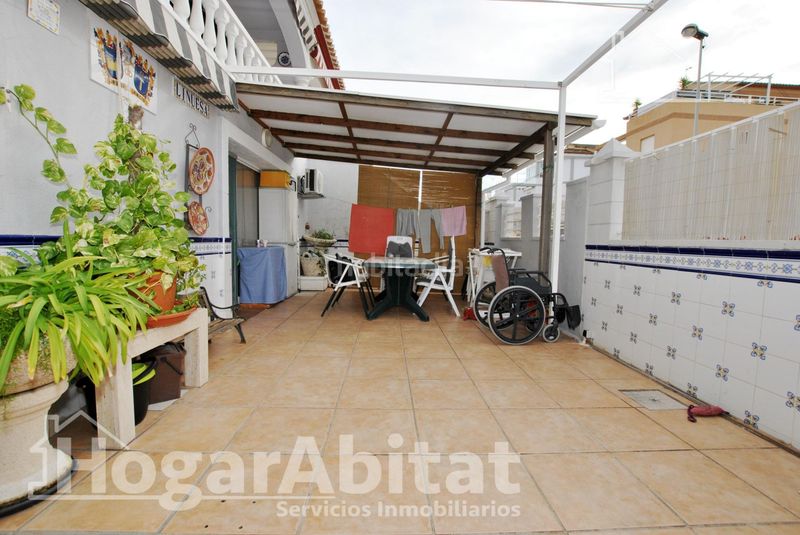 Foto ff0d4d77-d1e6-41c5-87e7-a6ec01f86d06. Casa adossada amb piscina a Oliva playa Oliva