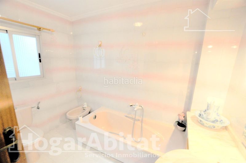 Foto 211c10cf-c30b-430c-9a74-a6bf191a3eeb. Casa amb aparcament a Rafelbunyol