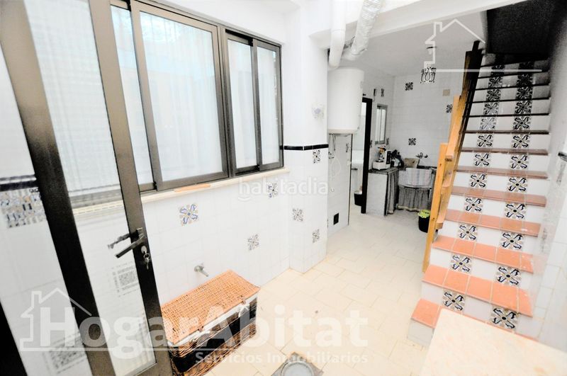 Foto 26a2f613-dd8e-4549-8ec4-3a97d5c2e512. Casa amb aparcament a Rafelbunyol