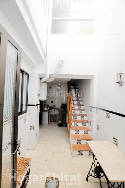 Foto 458717a3-0626-4722-a63d-ad618c3a95ca. Casa amb aparcament a Rafelbunyol