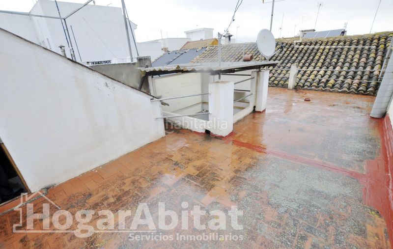 Foto 4dc5a7d2-e179-4dfd-8b8d-564d2bbf19f0. Casa amb aparcament a Rafelbunyol