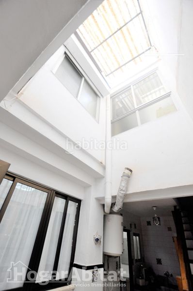Foto 56dd3e02-b8c6-4194-8182-fef0592cab81. Casa amb aparcament a Rafelbunyol