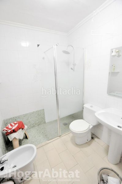 Foto e7c836db-751e-4d05-9a1a-1f6dde1b712c. Casa amb aparcament a Rafelbunyol
