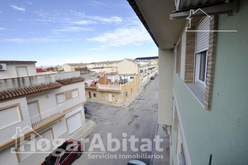 Foto a334ef6c-55ab-4f4a-a6b2-e07caf664187. Piso seminuevo con garaje, trastero y balcón en Massamagrell