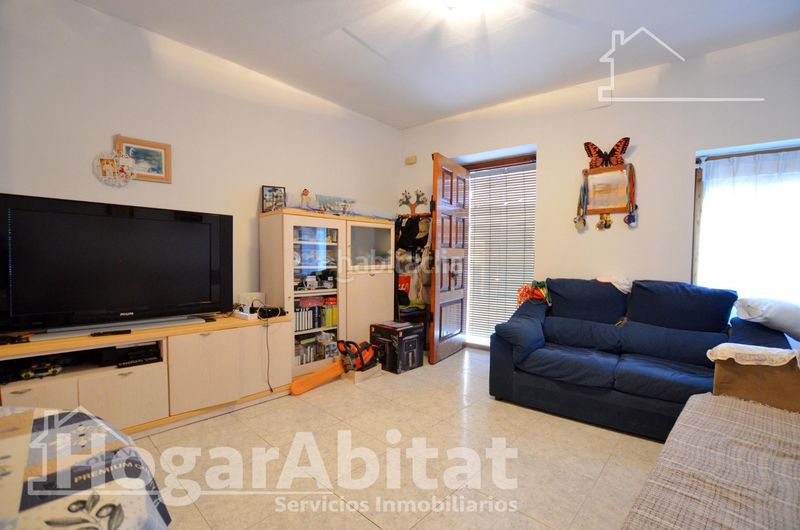 Foto 4ff114ab-0e4e-41df-b627-eaa4f248dbec. Casa a Oliva pueblo Oliva