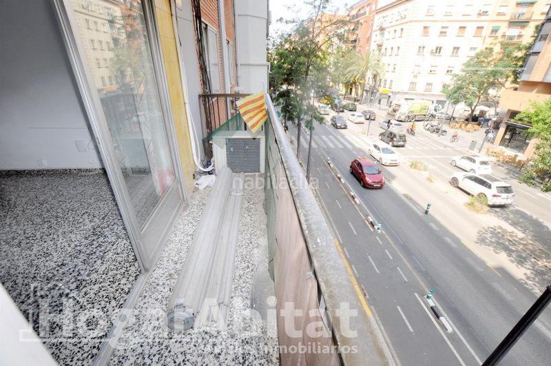 Foto 0d9b7080-c487-4228-9122-425d952cb035. Pis a Mestalla Valencia