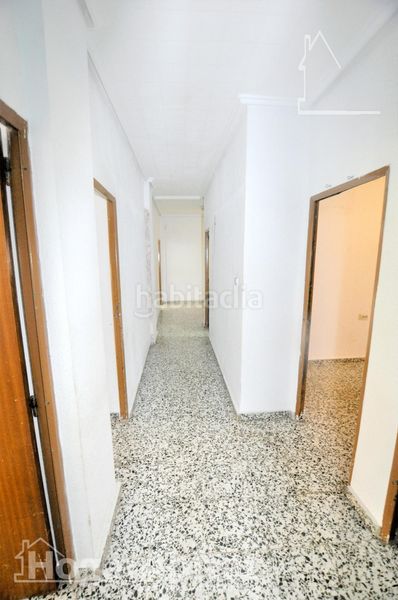 Foto a77ac988-2a0c-4c02-a0a0-c42a0123e347. Pis a Mestalla Valencia