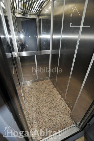 Foto bcb92529-35de-4b24-9f07-6b7341bce811. Pis a Mestalla Valencia