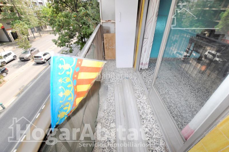 Foto ef16003f-5749-4d5c-b31d-e6ae5ba91675. Pis a Mestalla Valencia