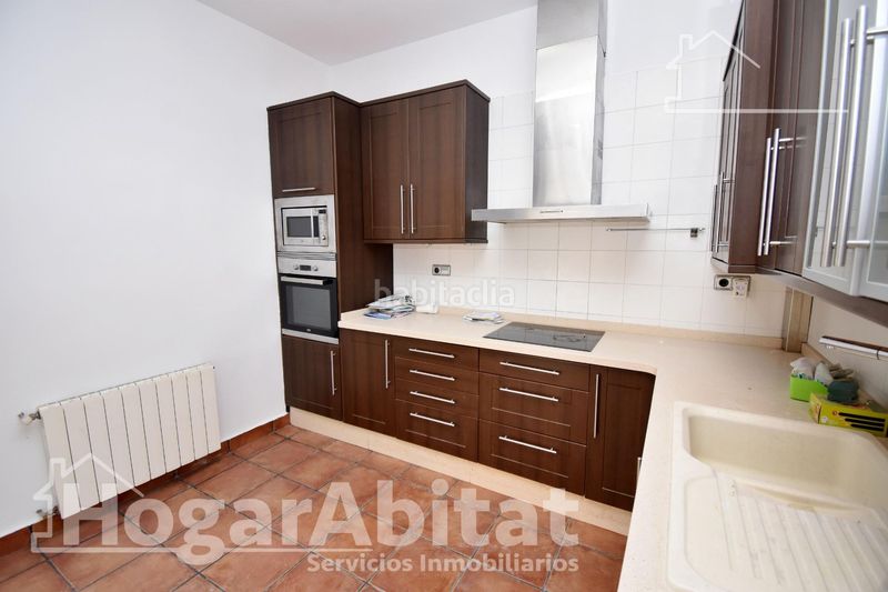 Foto f0b83304-37e5-4e57-9f6e-7448963e28e2. Casa amb calefacció aparcament a Massarojos Valencia