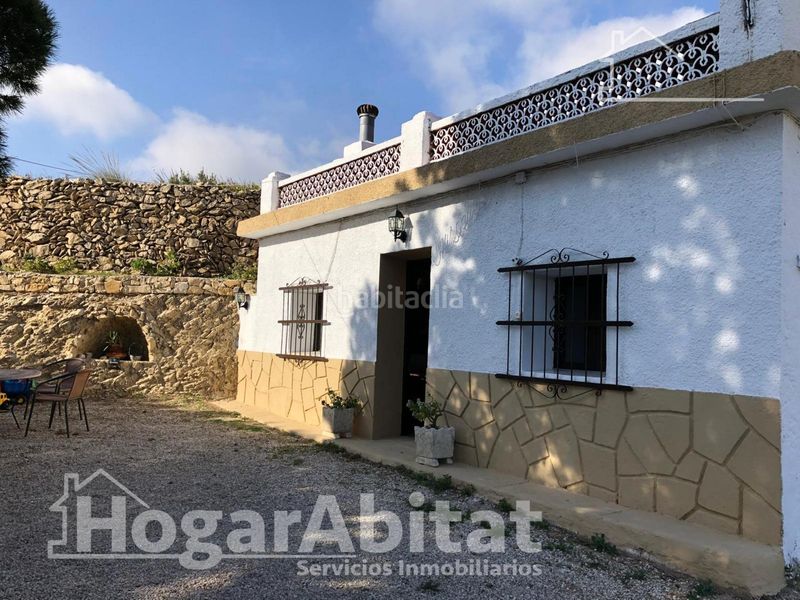 Foto ccdb2f83-b6fd-4fc0-966b-61ad6968717f. Xalet amb aparcament a Relleu