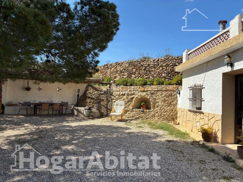 Foto ce1f09b4-2889-45cb-8151-7656b52725af. Xalet amb aparcament a Relleu