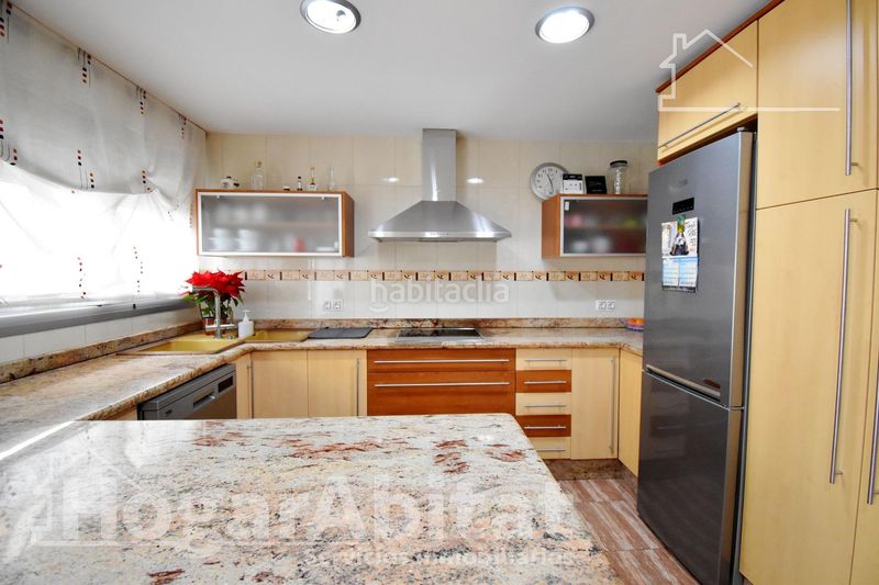 Foto b1a8273e-503c-4ba4-8447-afc2337f9064. Casa amb aparcament a Xeraco