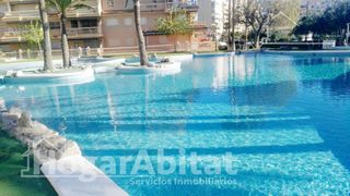 Piso  Calle san bartolomé. En residencial con piscina, garaje y terraza junto a la playa