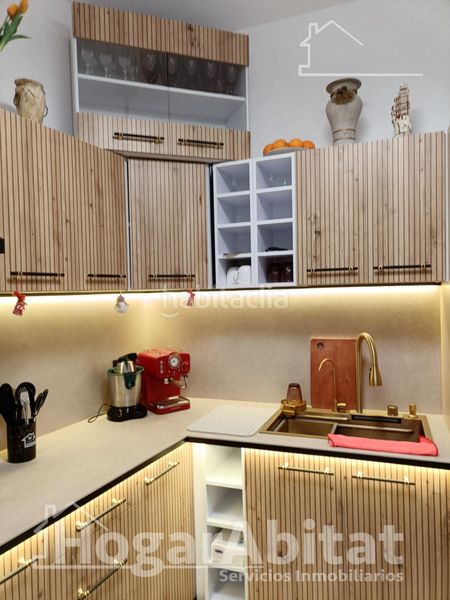 Foto f4a4f73a-9938-4541-9e30-a57d2a7dd411. Casa amb aparcament a Beniarjó