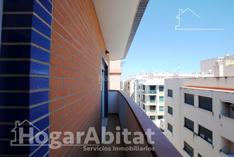 Foto 0a29a058-60f7-476f-bcfc-5b5749a250b2. Edifici a Oliva pueblo Oliva