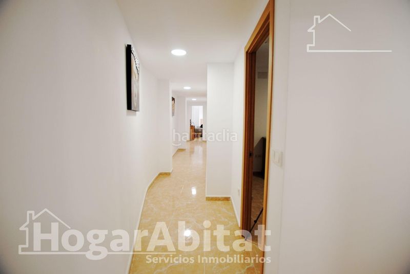 Foto 10a1942a-5579-4de3-bbca-2bf9b672d230. Edifici a Oliva pueblo Oliva