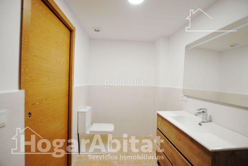 Foto 1decb7a7-af64-47ba-ae36-45701f6fcdbf. Edifici a Oliva pueblo Oliva