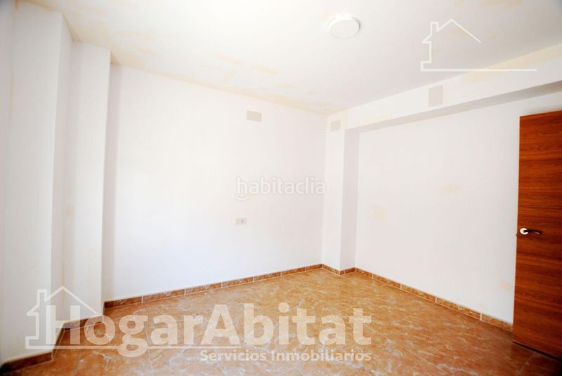 Foto 2ac1493d-015d-4b35-8153-fb905490ed32. Edifici a Oliva pueblo Oliva