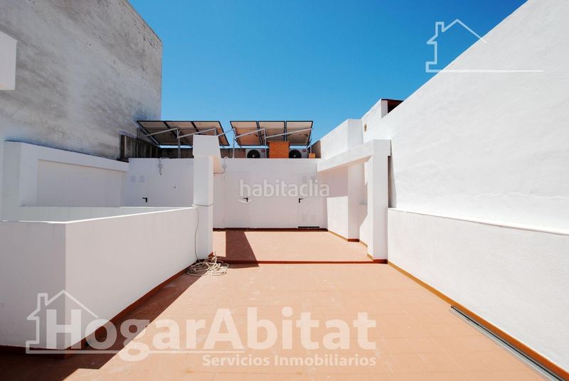 Foto 4c6bcd3d-003b-47e3-93e5-120237053531. Edifici a Oliva pueblo Oliva