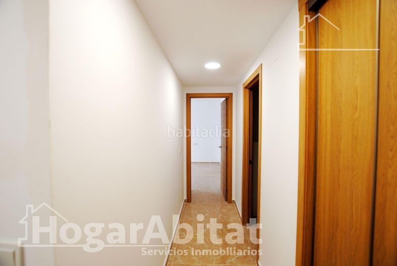 Foto 4e38c048-64e5-4c91-a906-aa5fd1ab4336. Edifici a Oliva pueblo Oliva