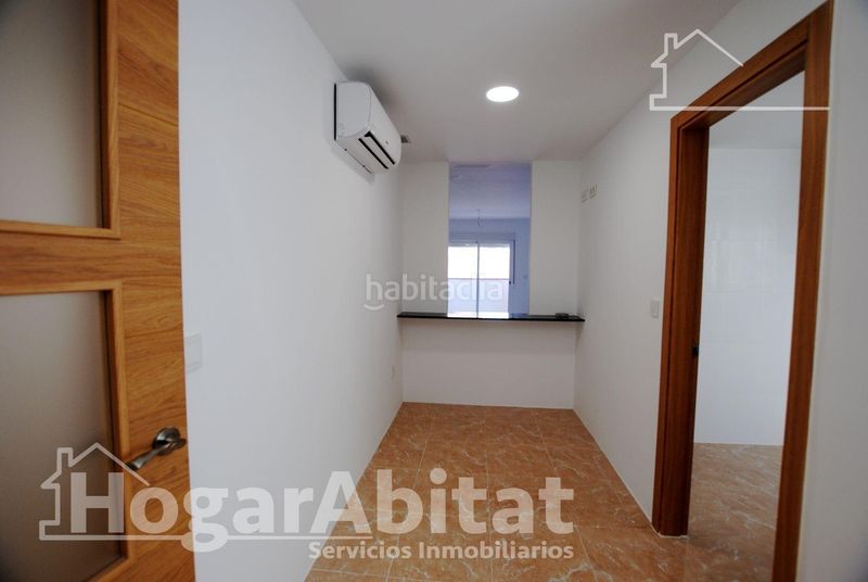 Foto 760a542f-86d2-42a7-a850-330bffb8337d. Edifici a Oliva pueblo Oliva