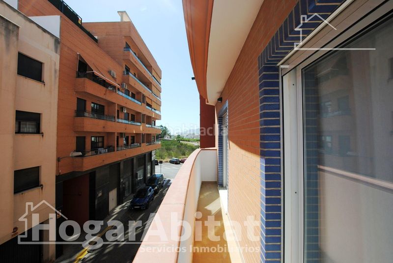 Foto 78952ad8-c7af-4760-9c56-fcb49bbd5ada. Edifici a Oliva pueblo Oliva