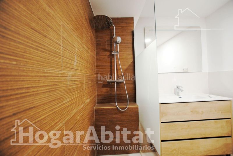 Foto 7bb27911-4bd1-429a-9be9-bb32af3b92ba. Edifici a Oliva pueblo Oliva