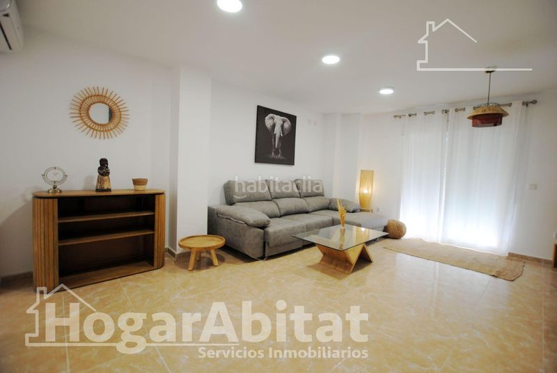 Foto ac15bddc-8692-4c12-9c4f-5769243ecd6e. Edifici a Oliva pueblo Oliva