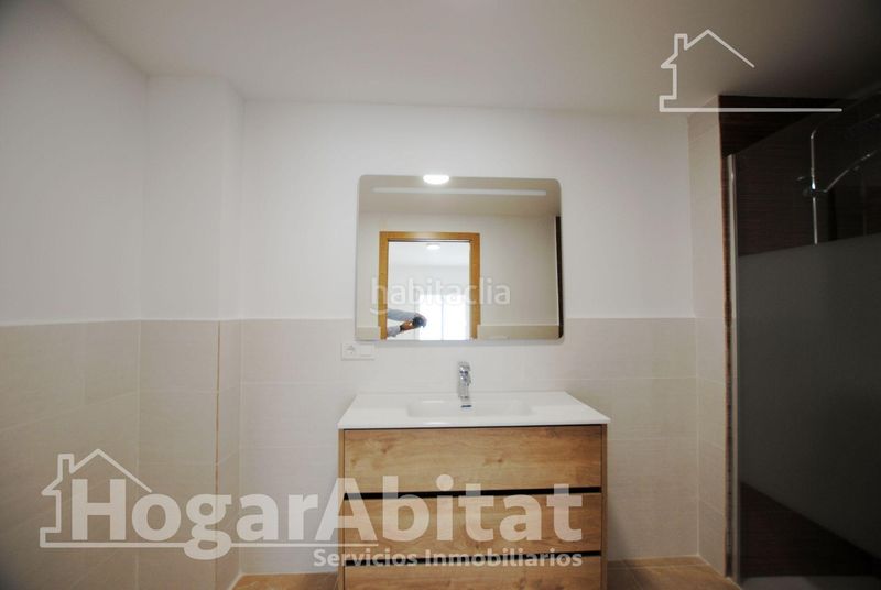 Foto b058ee24-6b40-4bf6-a41c-08063d557403. Edifici a Oliva pueblo Oliva