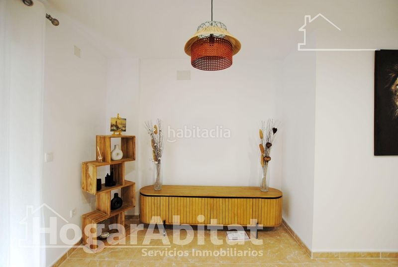 Foto b1be02d1-2ffe-445c-9411-ceff0244a6b2. Edifici a Oliva pueblo Oliva